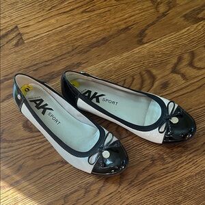 Anne Klein Sport Black and Cream Flats with Bow Accent